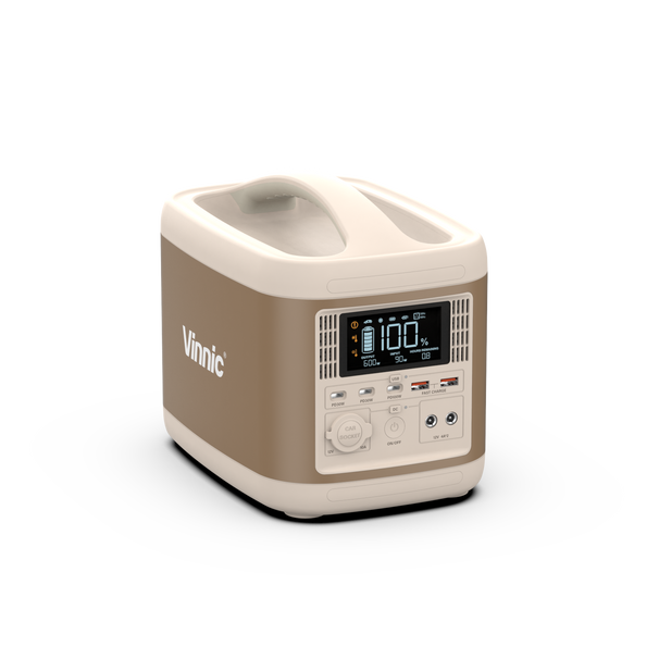 Vinnic POLLUX PS600W-518Wh 便攜式電源站,擁有518.4Wh容量,多種輸出選項,包括600W交流插座和USB-C端口,適合露營、旅行及家庭應急使用。輕巧設計,安全耐用,支持太陽能充電,隨時隨地提供穩定電力。