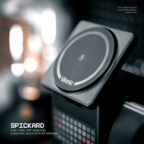 Vinnic Spickard 5 合 1 像素藝術無線充電座，結合無線充電和藍牙揚聲器的創新設計。兼容多種設備，讓您隨時隨地享受充電和音樂的樂趣。立即購買，提升您的科技生活！