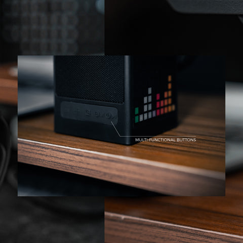 Vinnic Spickard 5 合 1 像素藝術無線充電座，結合無線充電和藍牙揚聲器的創新設計。兼容多種設備，讓您隨時隨地享受充電和音樂的樂趣。立即購買，提升您的科技生活！