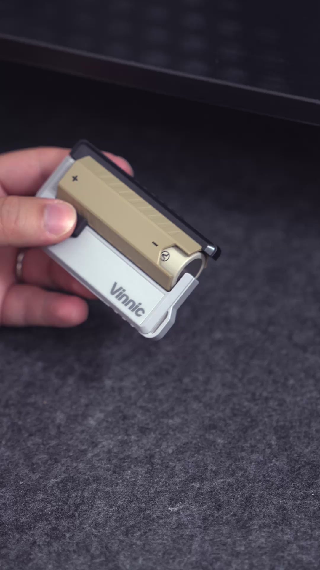 Vinnic Rendezvous 可換電直插快充套裝（22.5W）新色登場｜充電器本體 ×1＋21700 5000mAh 電池 ×2＋電池充電座 ×1